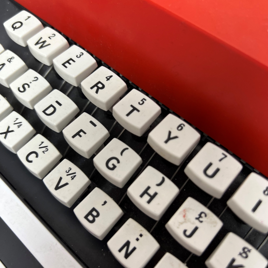 SL-Complete type writter close up